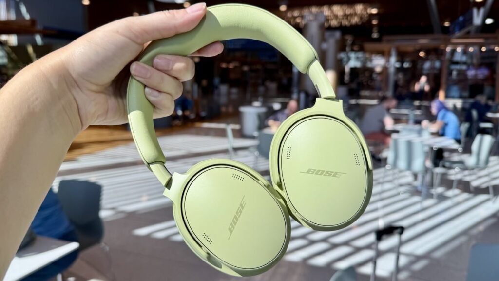 The 8 noise-cancelling headphones I recommend for traveling