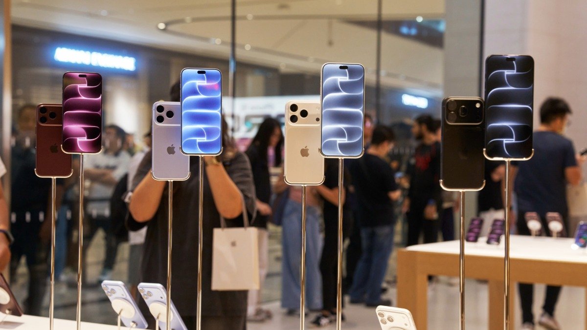 Mark Gurman Is Right About Apple’s Influencer Problem, and India Has It Worse